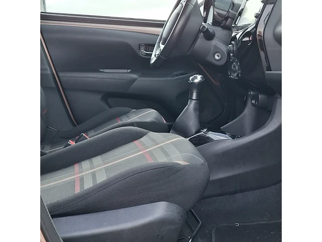 Personenauto peugeot, 108 1.2 vti, bouwjaar 2015 - afbeelding 27 van  41