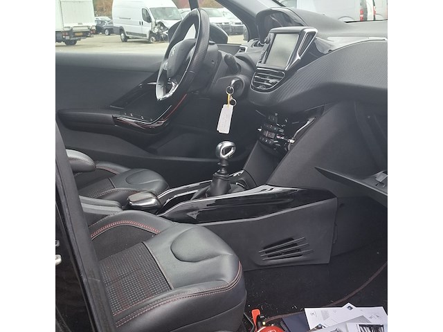 Personenauto, peugeot, 2008, 2016 - afbeelding 26 van  37