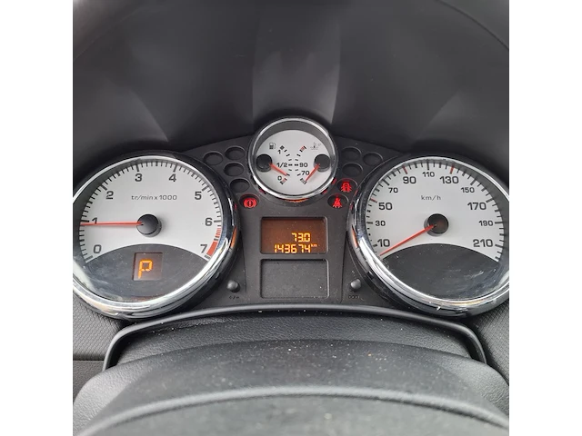 Personenauto peugeot, 207 cc 1.6, grijs, bouwjaar 2010 - afbeelding 12 van  42