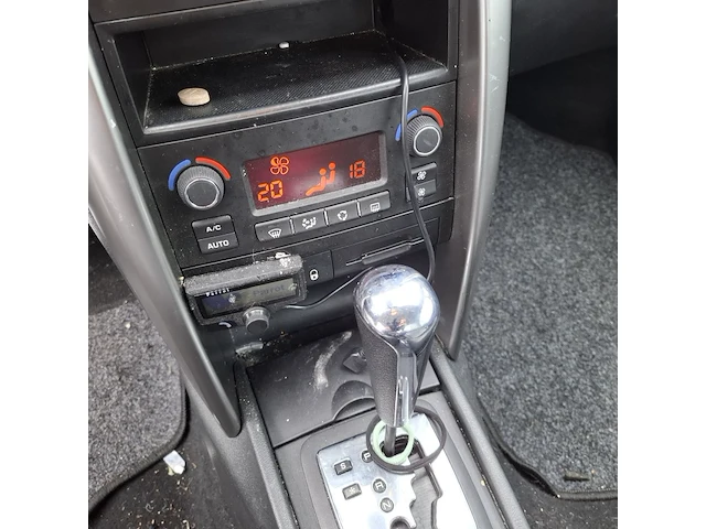 Personenauto peugeot, 207 cc 1.6, grijs, bouwjaar 2010 - afbeelding 18 van  42