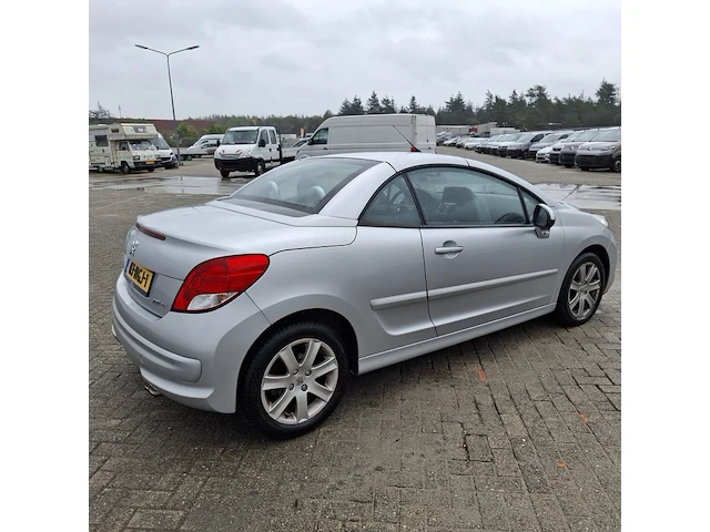 Personenauto peugeot, 207 cc 1.6, grijs, bouwjaar 2010 - afbeelding 5 van  42