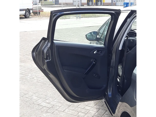 Personenauto peugeot , 208 1.2 vti blue lease, bouwjaar 2012 - afbeelding 36 van  52