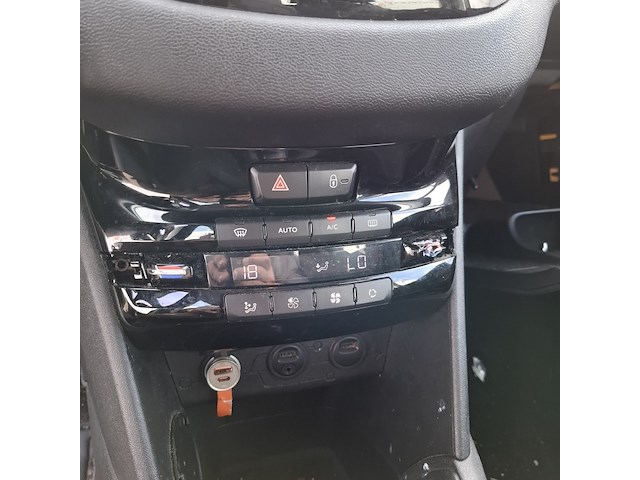 Personenauto peugeot, 208 1.2 vti envy, bruin, bouwjaar 2013 - afbeelding 18 van  55