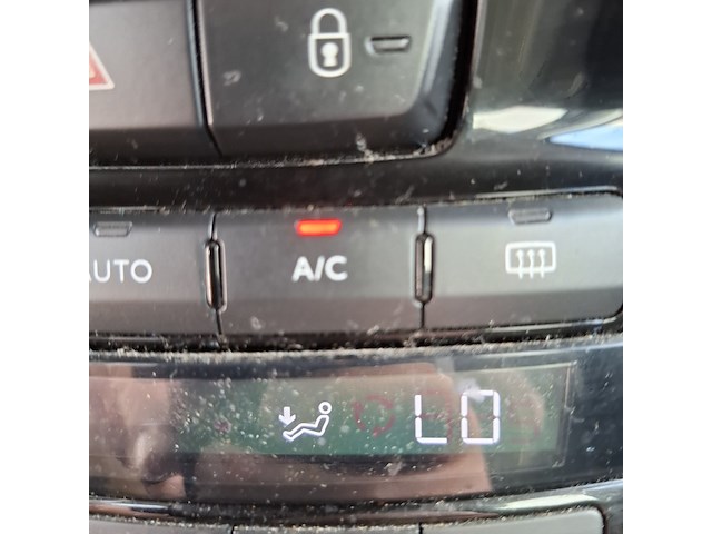 Personenauto peugeot, 208 1.2 vti envy, bruin, bouwjaar 2013 - afbeelding 19 van  55