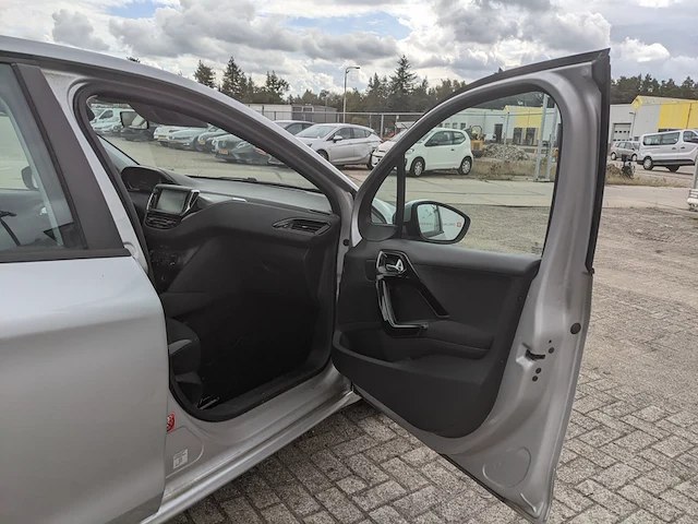 Personenauto, peugeot, 208, 2012 - afbeelding 8 van  57