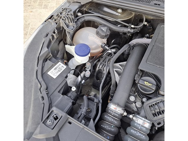 Personenauto peugeot, 208, zwart - afbeelding 28 van  39