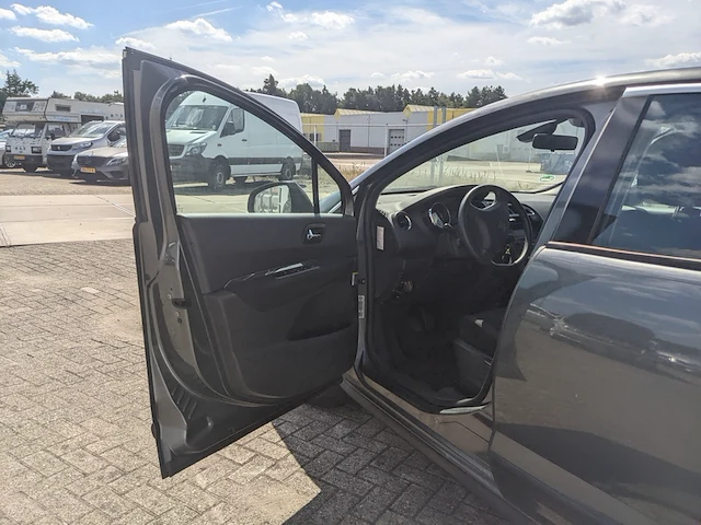 Personenauto peugeot, 3008 1,6 - afbeelding 46 van  46