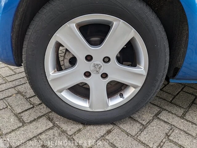 Personenauto peugeot, 307 2.0-16v navtech, blauw, bouwjaar 13-04-2005 - afbeelding 5 van  36