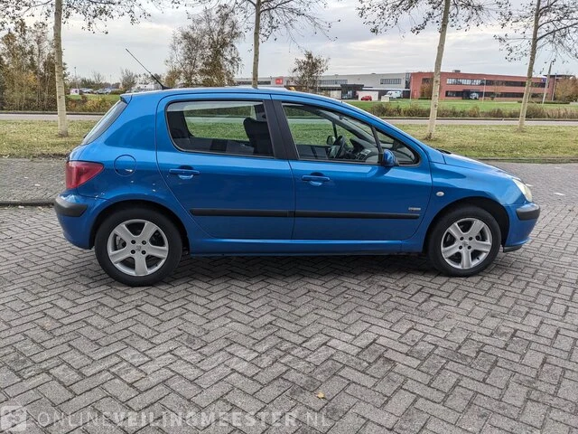 Personenauto peugeot, 307 2.0-16v navtech, blauw, bouwjaar 13-04-2005 - afbeelding 33 van  36