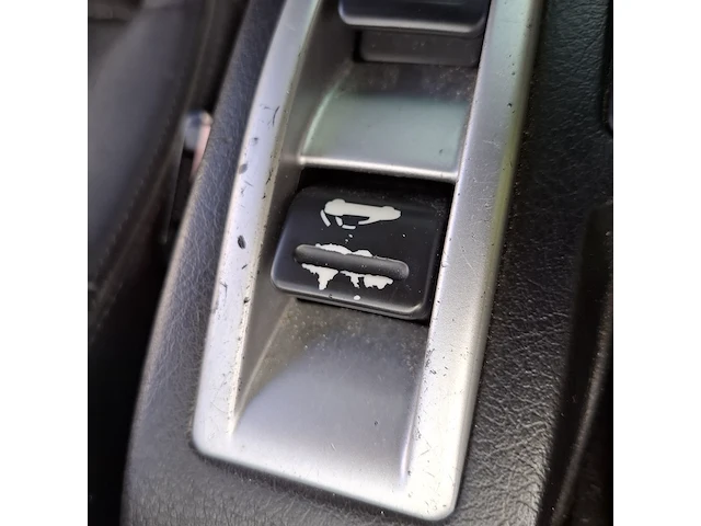 Personenauto peugeot, 307 cc 2.0-16v, grijs, bouwjaar 2006 - afbeelding 15 van  50
