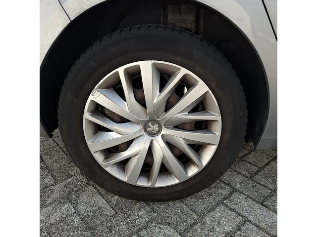 Personenauto peugeot, 308 1.5 blue hdi, bouwjaar 2018 - afbeelding 4 van  46