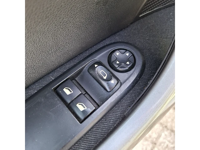 Personenauto peugeot, 308 1.6 hdif xs, bouwjaar 2008 - afbeelding 14 van  32