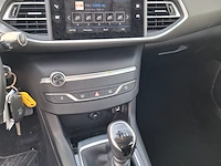 Personenauto, peugeot, 308 , 2020 - afbeelding 16 van  50