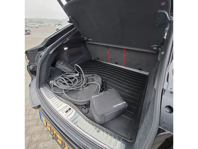 Personenauto, porsche, cayenne coupe 3.0 e-hybrid, 2023 - afbeelding 26 van  52