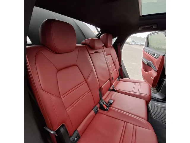 Personenauto, porsche, cayenne coupe 3.0 e-hybrid, 2023 - afbeelding 28 van  52