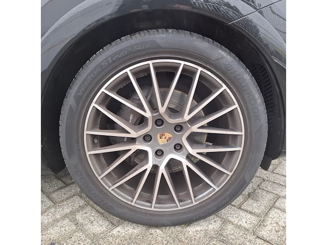 Personenauto, porsche, cayenne coupe 3.0 e-hybrid, 2023 - afbeelding 39 van  52