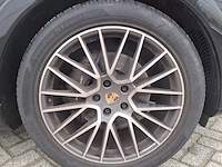 Personenauto, porsche, cayenne coupe 3.0 e-hybrid, 2023 - afbeelding 39 van  52