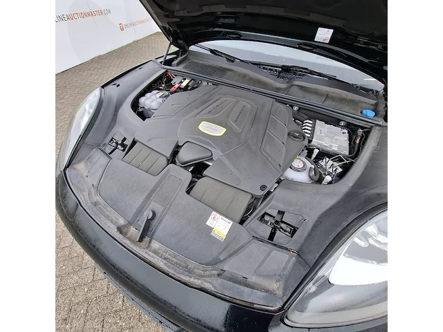 Personenauto, porsche, cayenne coupe 3.0 e-hybrid, 2023 - afbeelding 45 van  52