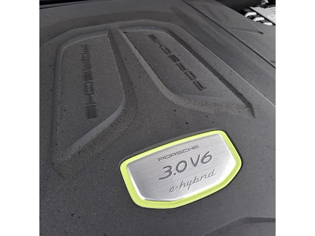 Personenauto, porsche, cayenne coupe 3.0 e-hybrid, 2023 - afbeelding 46 van  52