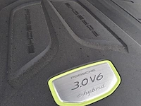 Personenauto, porsche, cayenne coupe 3.0 e-hybrid, 2023 - afbeelding 46 van  52