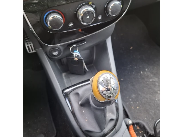 Personenauto renault, clio 0.9 tce, zwart, bouwjaar 2013 - afbeelding 18 van  54