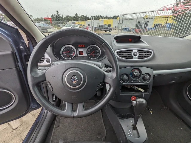 Personenauto renault, clio 1.6, bouwjaar 2006 - afbeelding 3 van  42