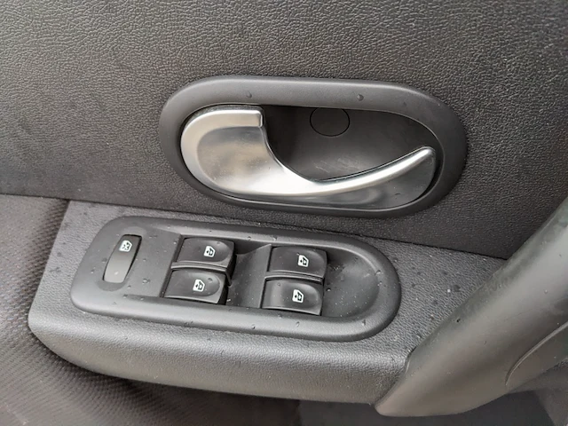 Personenauto renault, clio 1.6, bouwjaar 2006 - afbeelding 11 van  42