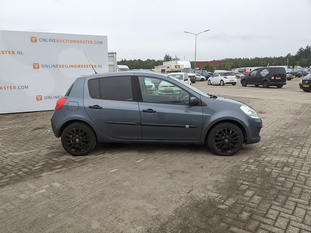 Personenauto renault, clio 1.6, bouwjaar 2006 - afbeelding 34 van  42
