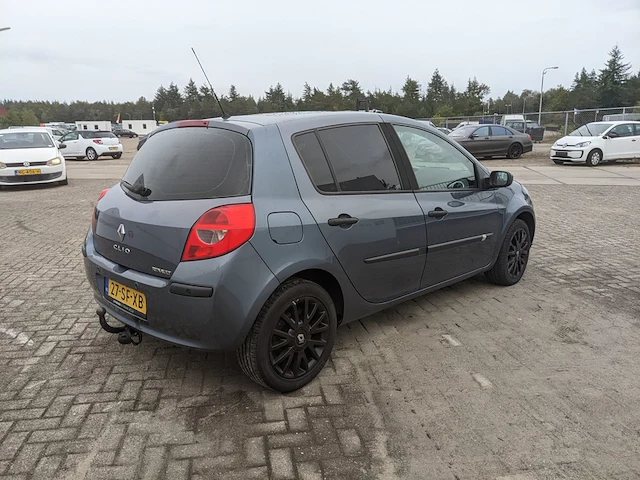 Personenauto renault, clio 1.6, bouwjaar 2006 - afbeelding 38 van  42