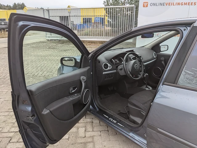 Personenauto renault, clio 1.6, bouwjaar 2006 - afbeelding 42 van  42