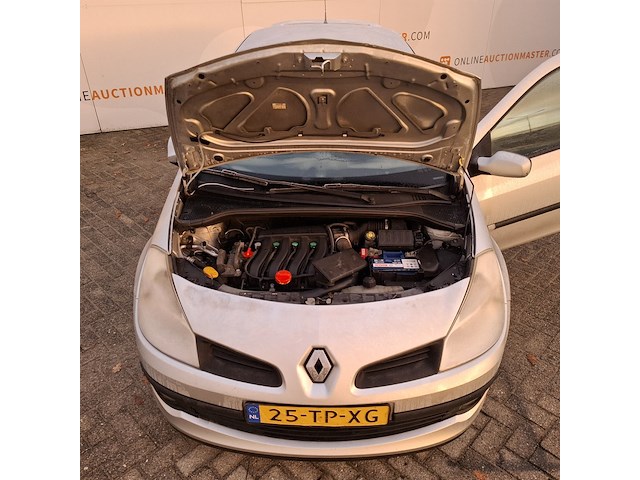 Personenauto, renault, clio 1.6, grijs, 2007 - afbeelding 9 van  36