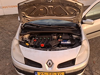 Personenauto, renault, clio 1.6, grijs, 2007 - afbeelding 9 van  36