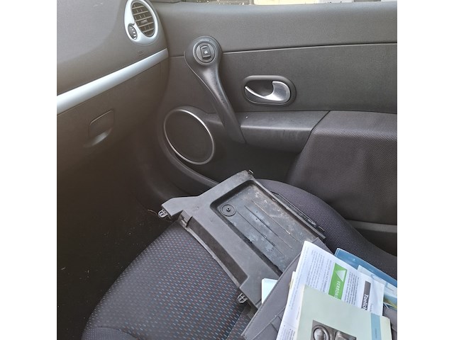 Personenauto, renault, clio 1.6, grijs, 2007 - afbeelding 25 van  36