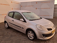 Personenauto, renault, clio 1.6, grijs, 2007 - afbeelding 31 van  36