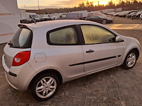 Personenauto, renault, clio 1.6, grijs, 2007 - afbeelding 33 van  36