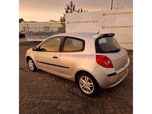 Personenauto, renault, clio 1.6, grijs, 2007 - afbeelding 35 van  36