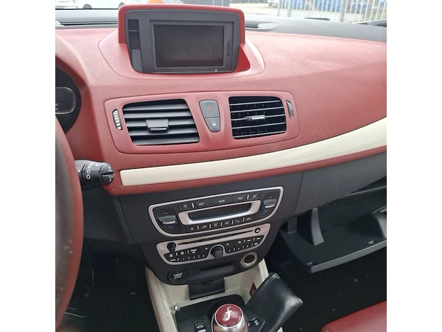 Personenauto renault, megane coupe cabriolet, beige, bouwjaar 2012 - afbeelding 16 van  40