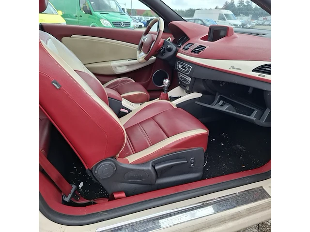 Personenauto renault, megane coupe cabriolet, beige, bouwjaar 2012 - afbeelding 26 van  40