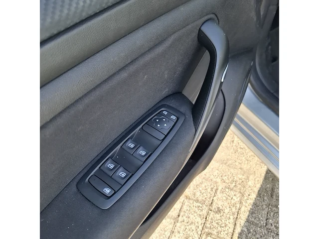 Personenauto renault, megane - afbeelding 8 van  47