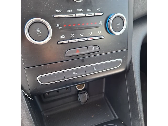 Personenauto renault, megane - afbeelding 18 van  47