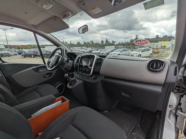 Personenauto, renault, trafic, 2017 - afbeelding 6 van  61