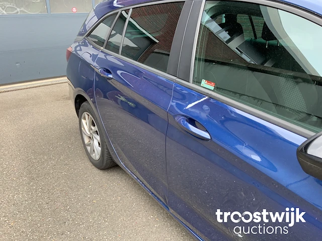 Personenauto (schade) - afbeelding 18 van  32