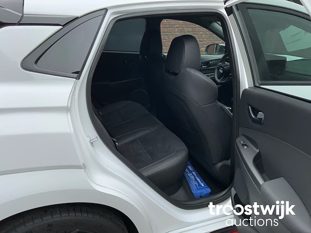 Personenauto (schade) - afbeelding 30 van  42