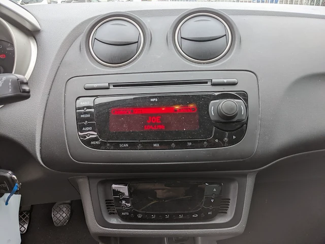 Personenauto seat, ibiza 1.2 tdi, grijs, bouwjaar 2010 - afbeelding 16 van  52