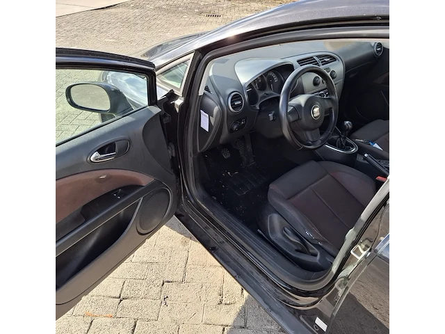 Personenauto seat, leon 1.6 reference, zwart, bouwjaar 2006 - afbeelding 2 van  47