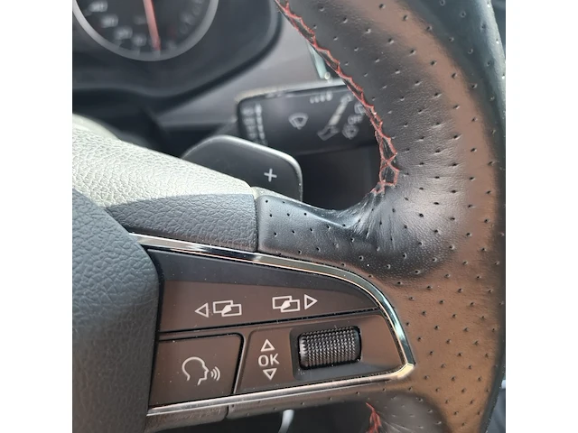 Personenauto, seat, leon - afbeelding 20 van  44