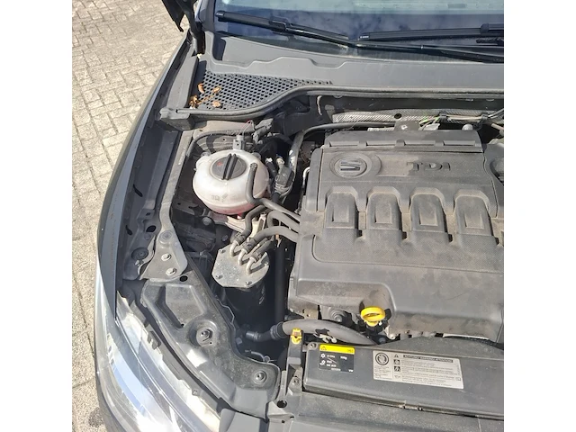 Personenauto, seat, leon - afbeelding 30 van  44