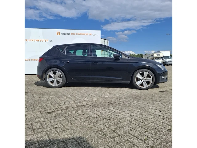 Personenauto, seat, leon - afbeelding 34 van  44
