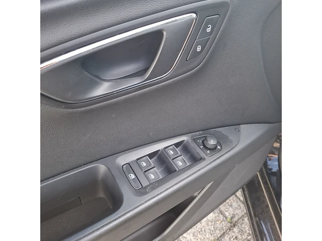 Personenauto, seat, leon - afbeelding 9 van  49