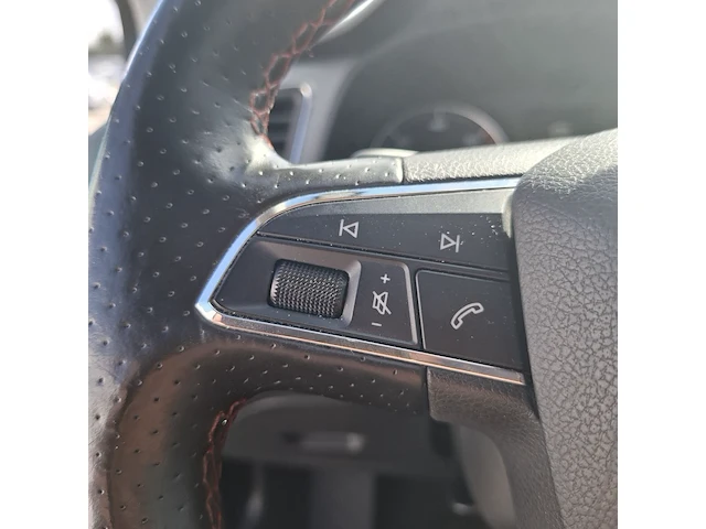Personenauto, seat, leon - afbeelding 11 van  49